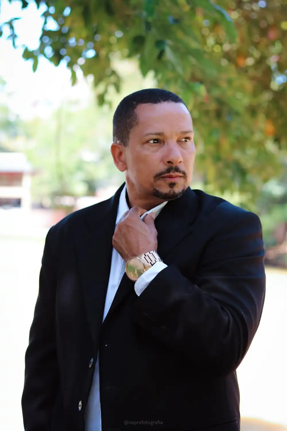 Lu Xavier, conselheiro sentimental, em imagem institucional que representa escuta, clareza e direção